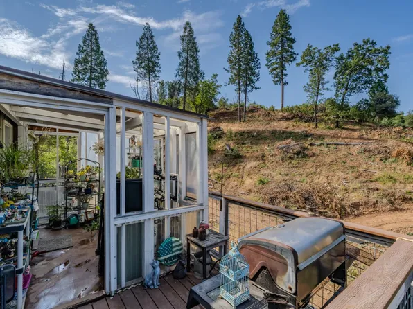 9307 Sun Rd, Mountain Ranch, CA 95246