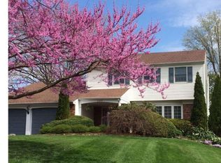 209 Creekwood Dr, Feasterville Trevose, PA 19053