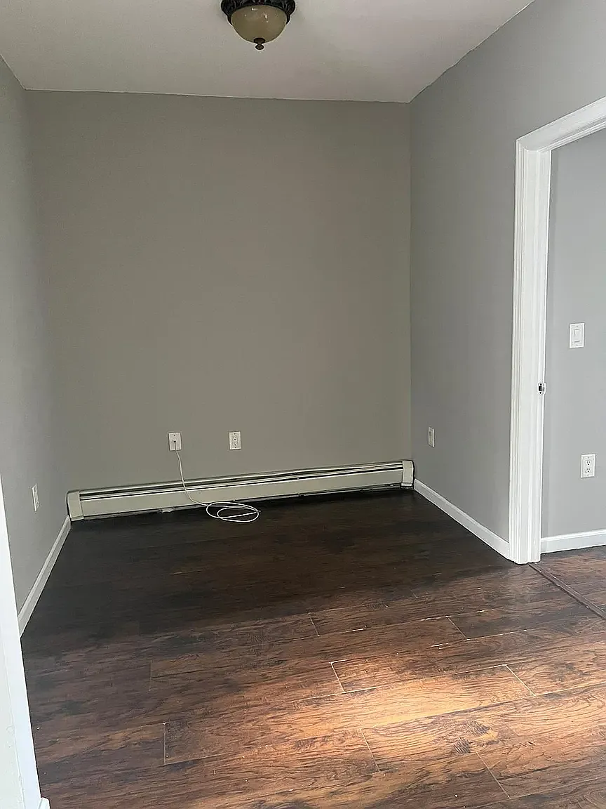 2 bed, 800 sqft, $2,100 — Photo 3