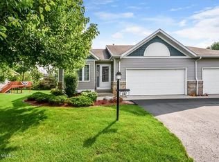 682 Glenvale Dr, Coopersville, MI 49404