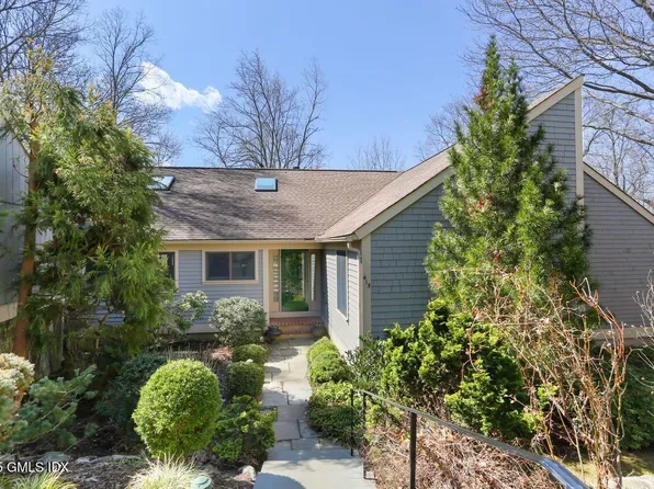 415 W Lyon Farm Dr Unit 415, Greenwich, CT 06831