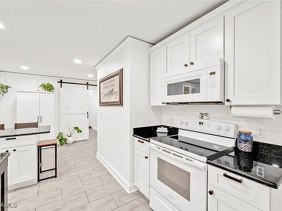 4th image of 1346 Torreya Cir