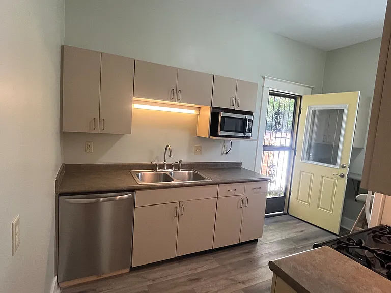 1898 Walker Ave — Photo 11