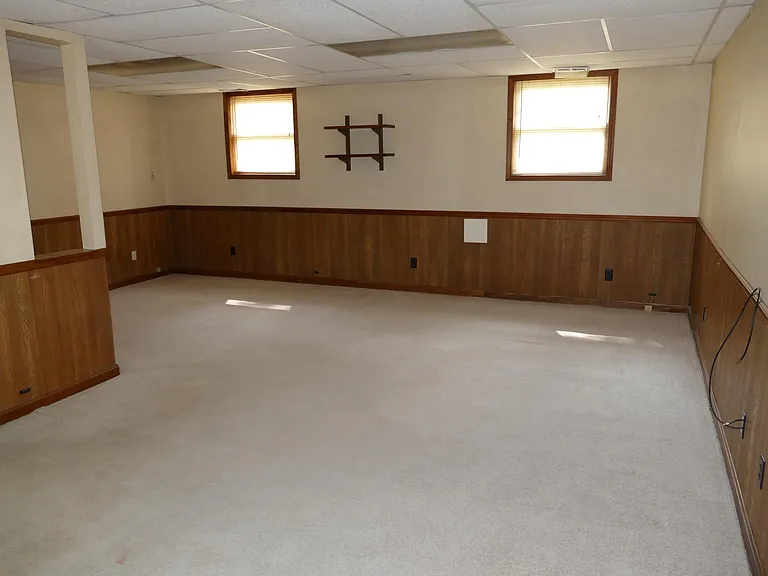 321 Rosehaven Dr — Photo 9