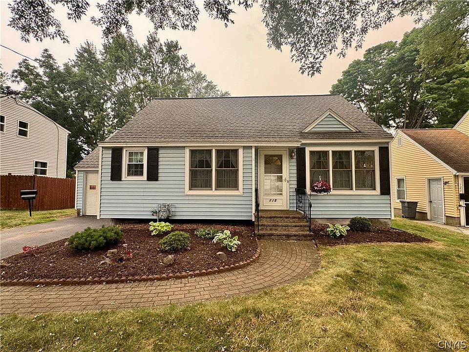 1st image of 125 Crystal Dr