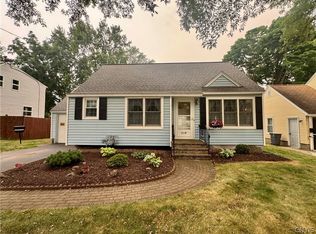 125 Crystal Dr, North Syracuse, NY 13212