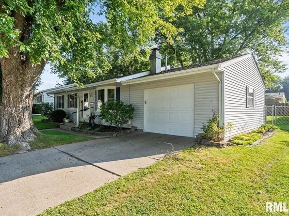 1107 N Thornwood Ave, Davenport, IA 52804