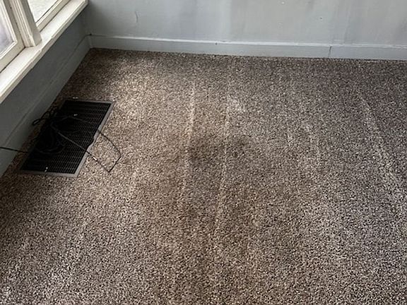 4th image of 658 E Walnut St #2