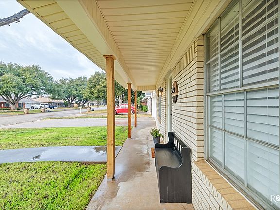 4th image of 3236 Chatterton Dr