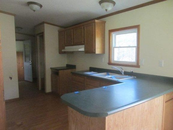 4th image of 8877 Cottonwood Ave
