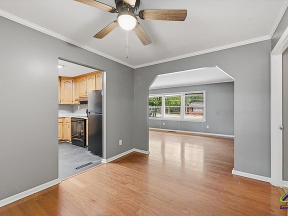 5th image of 2554 Delano Dr