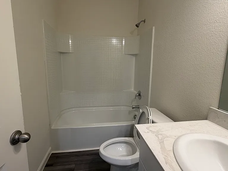717 Yorkshire Dr — Photo 21