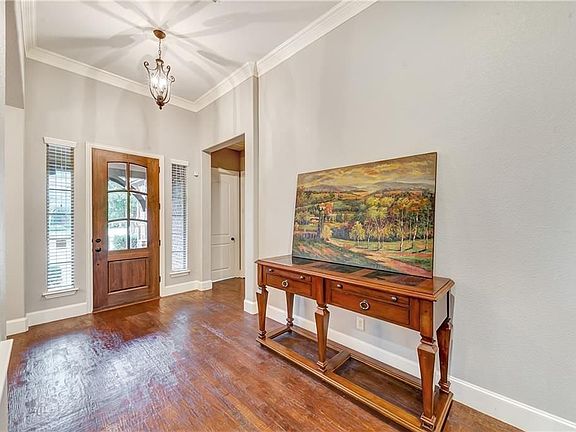 4th image of 2420 Rosebury Ln