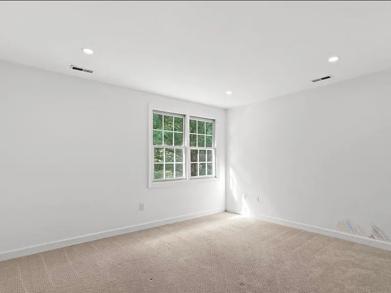 14216 Cervantes Ave — Photo 34