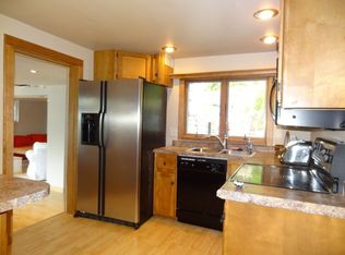 4762 Fontana Beach Rd, West Bend, WI 53095