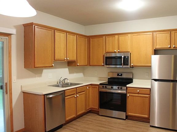 5th image of 930 23rd Avenue Pl APT 3