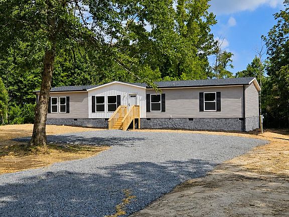 2nd image of 692 Gardens Gate Rd