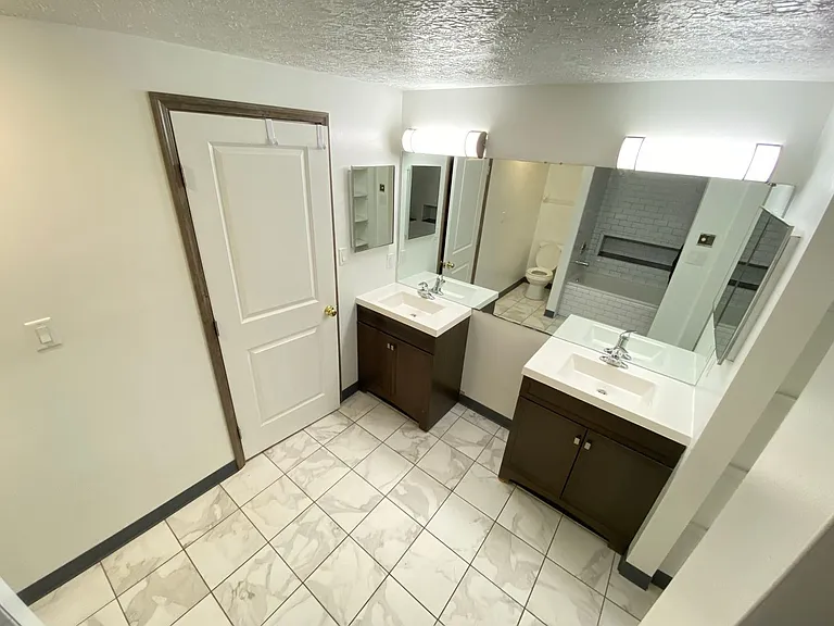 1669 Summit St #1675 — Photo 19