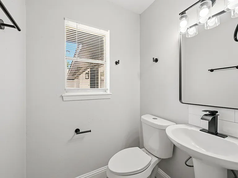 1310 Burning Tree Rd — Photo 15