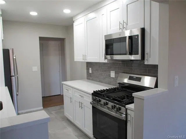 1 bed, 1.0 bath, 769 sqft, $2,400 — Photo 3