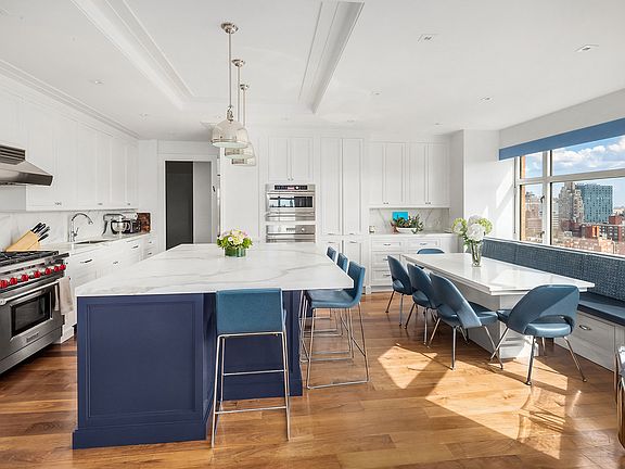 4th image of 188 E 76th St #28