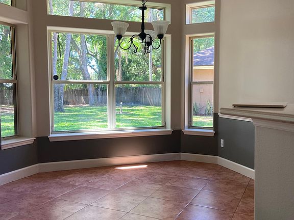 5th image of 8361 Murray Ct