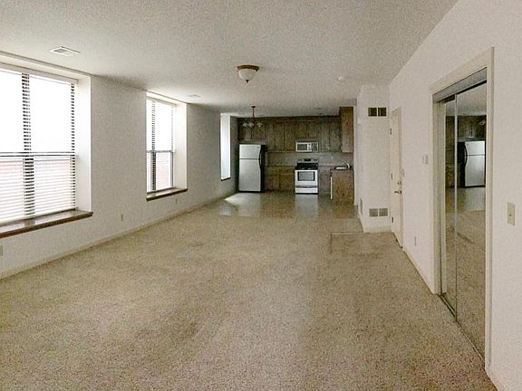 3rd image of 538 Campbell St APT 1
