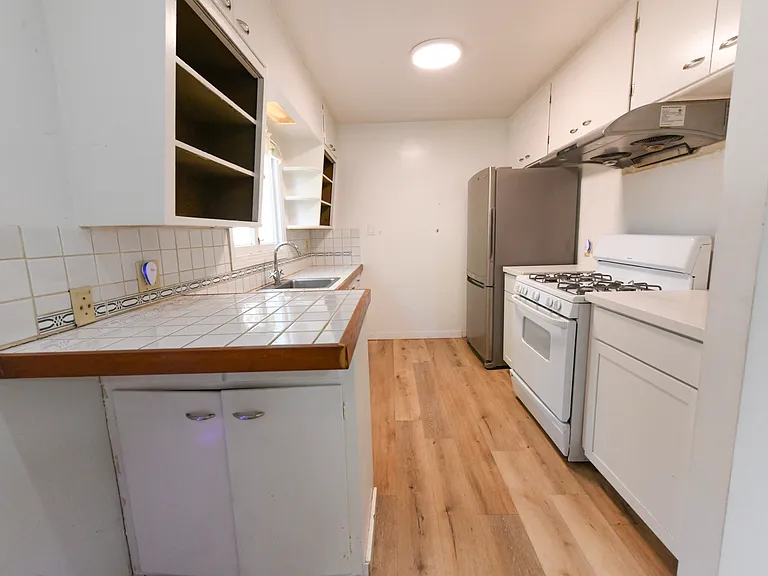 2501 Cedar St — Photo 12