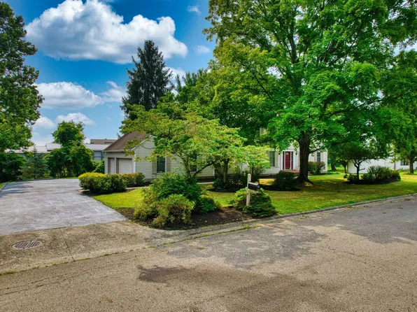 670 Carriage Ct, Newark, OH 43055