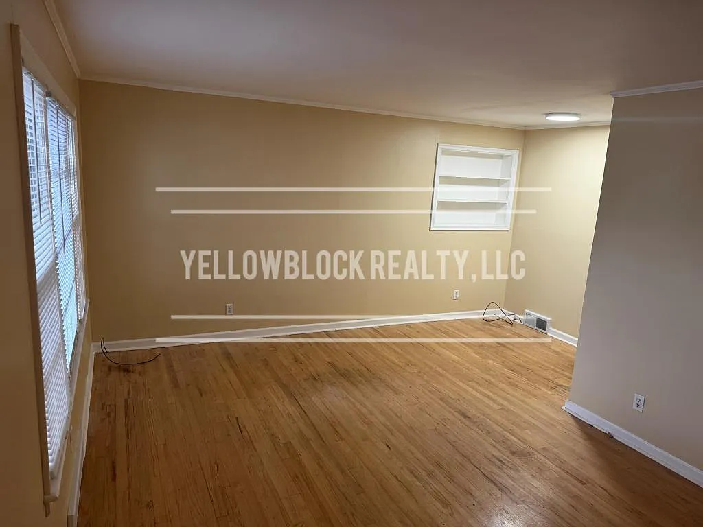 8617 Wornall Road — Photo 4
