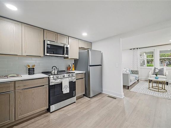 5th image of 6803 Pierce St
