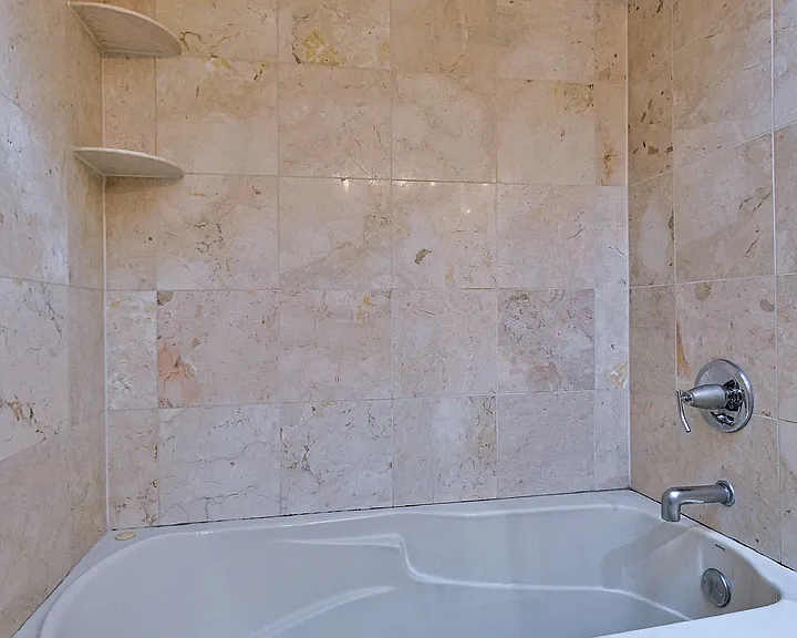2360 N Drury Ln — Photo 14
