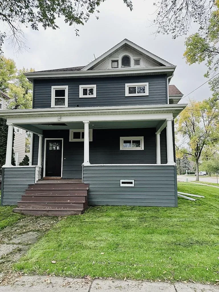 6 bed, 4332 sqft, $4,300 — Photo 3