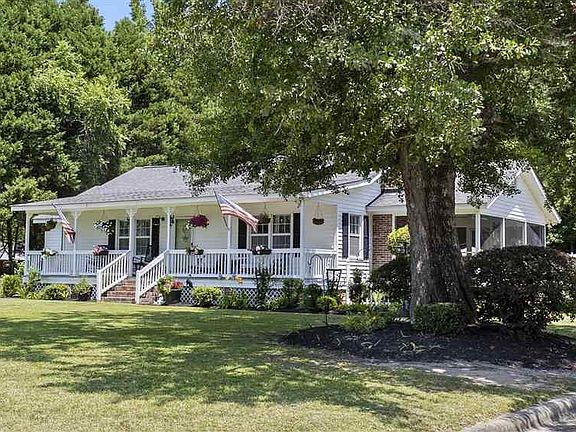 2nd image of 301 Azalea Ave