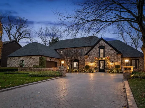 54 Belle Meade St, Grosse Pointe Shores, MI 48236