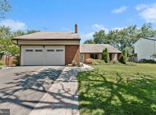 18 Palmetto Ave, Marlton, NJ 08053