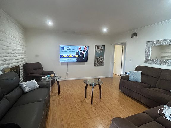 3rd image of 9214 Valjean Ave