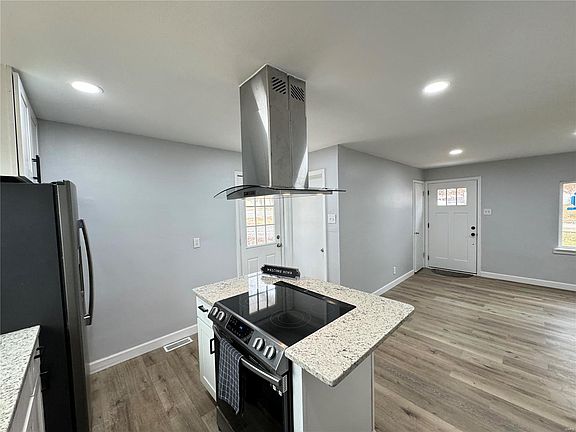 5th image of 9546 Miriam Ave