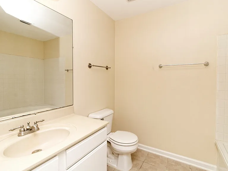 380 Marshland Rd #D28 — Photo 12