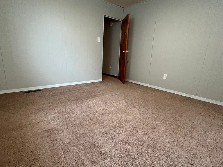 506 E Center St — Photo 9