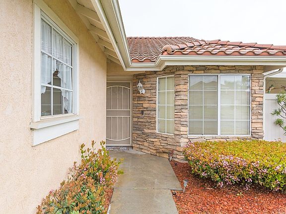 3rd image of 30567 Shoreline Dr