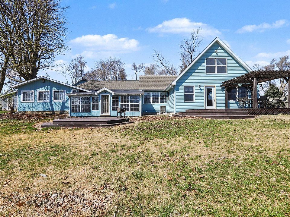 1st image of 2743 Hemlock Rd