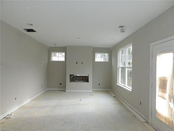 Family Room - Linear Fireplace 