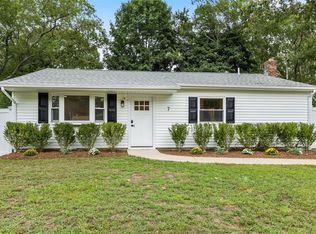 7 Artist Dr, Middle Island, NY 11953