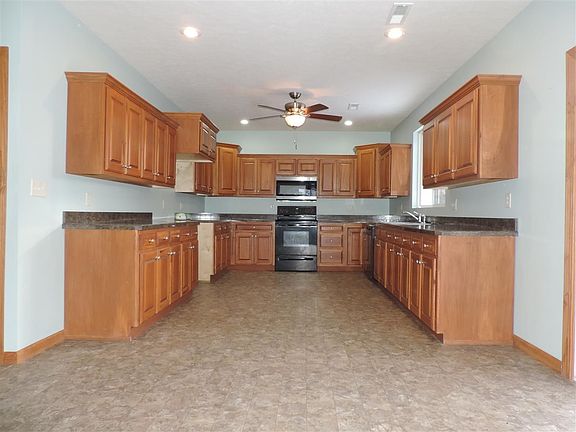 3rd image of 2819 S McCullough Pl