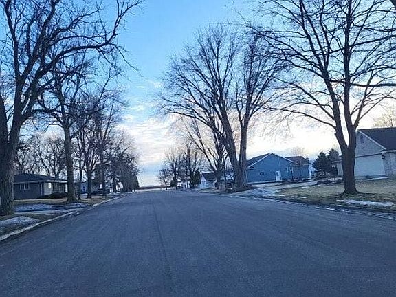 5th image of 611 S 10th St