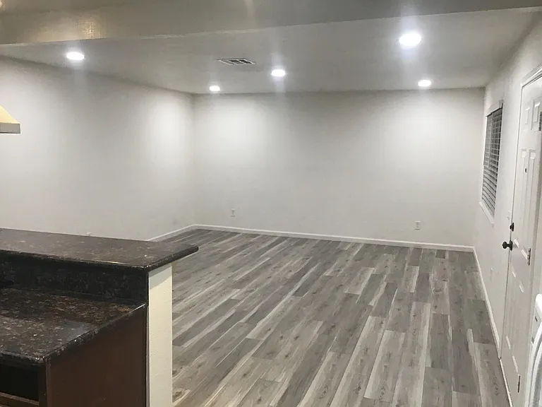 52710 Avenida Mendoza — Photo 8