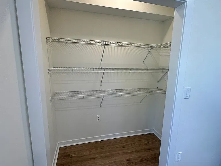 152 Winifred St W #2 — Photo 9