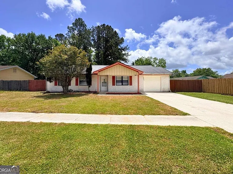 603 Plantation Village Dr — Photo 2
