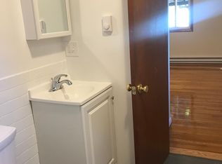 684 Washington St APT 1, Walpole, MA 02081